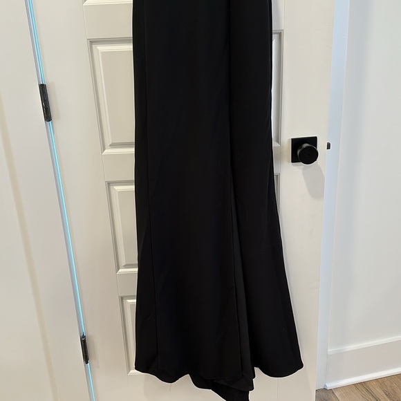 Black formal gown - Picture 4 of 7